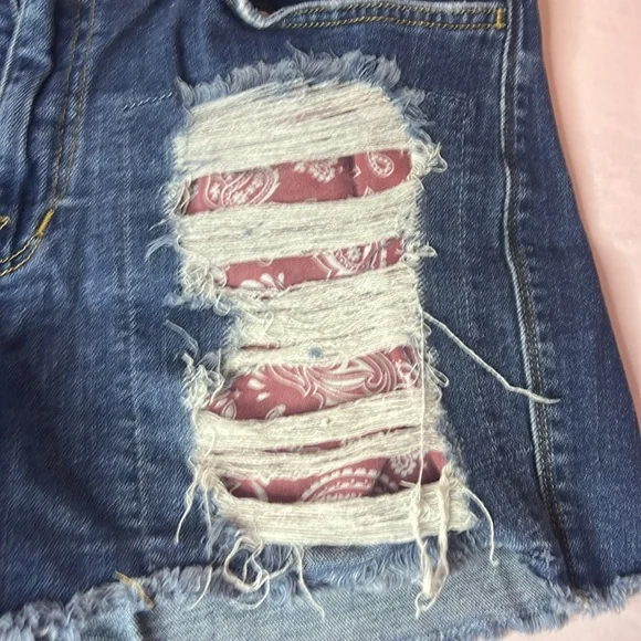 Rock & Republic Blue Distressed Women's Shorts - Picture 4 of 7